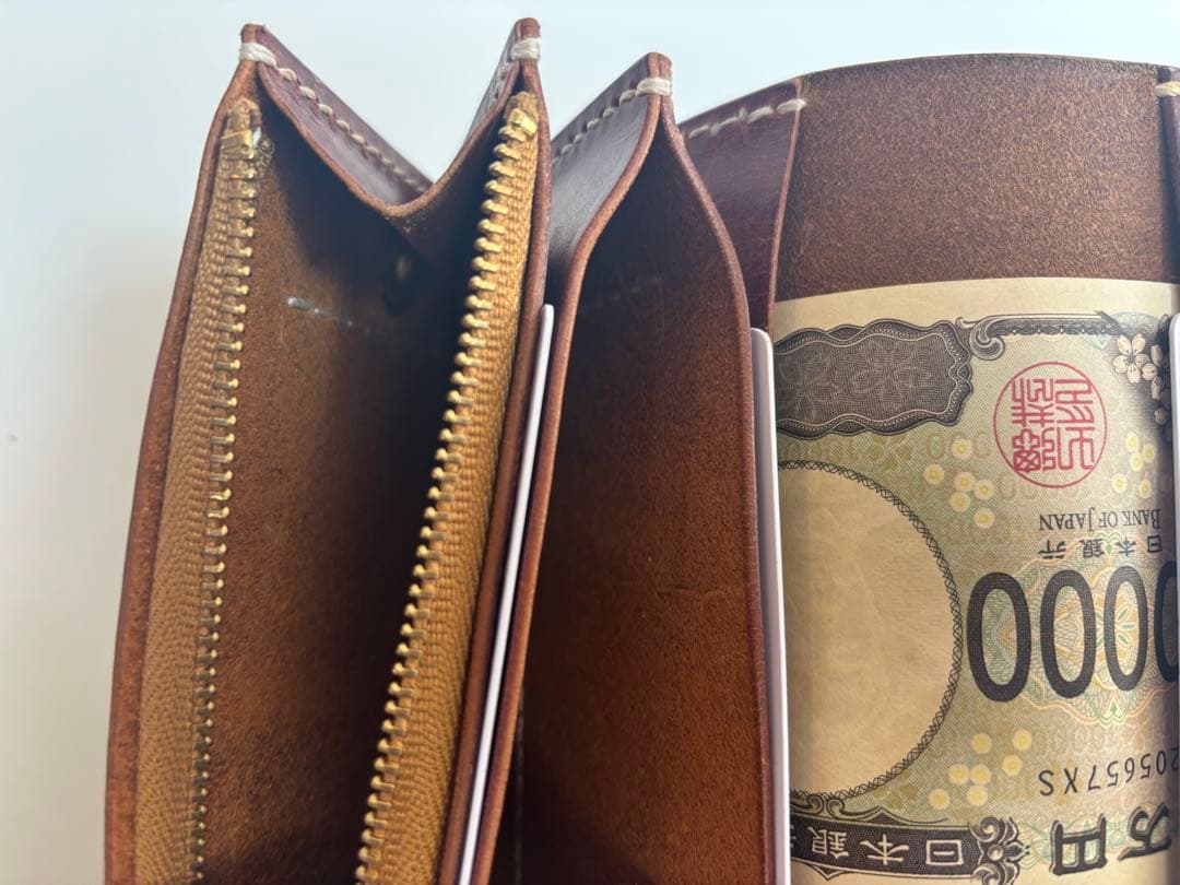 ダークブラウン　ヌメ革　トラッカーウォレット　三層　真鍮
