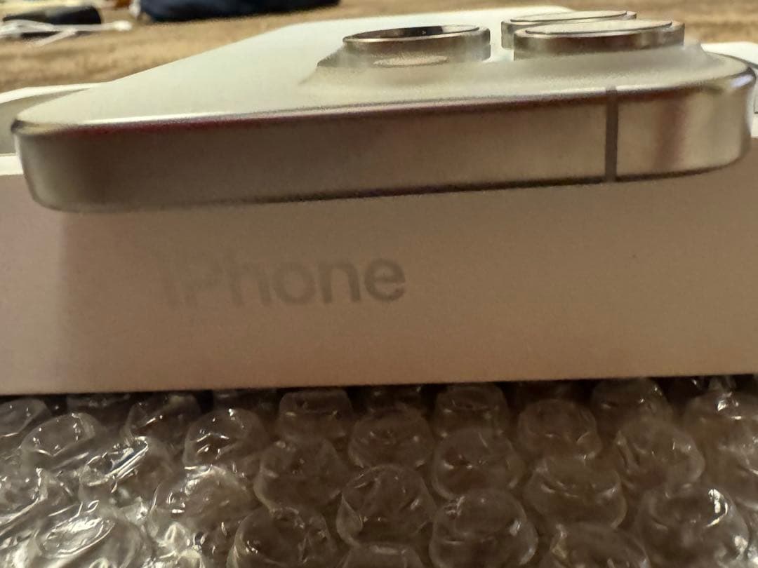 iPhone 15 Pro 256GB ホワイトチタニウム SIMフリー