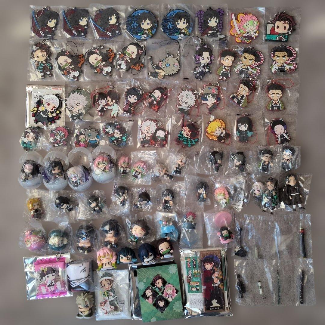 鬼滅の刃　まとめ売り　ランチョンマット　アクスタ他　グッズ680点以上