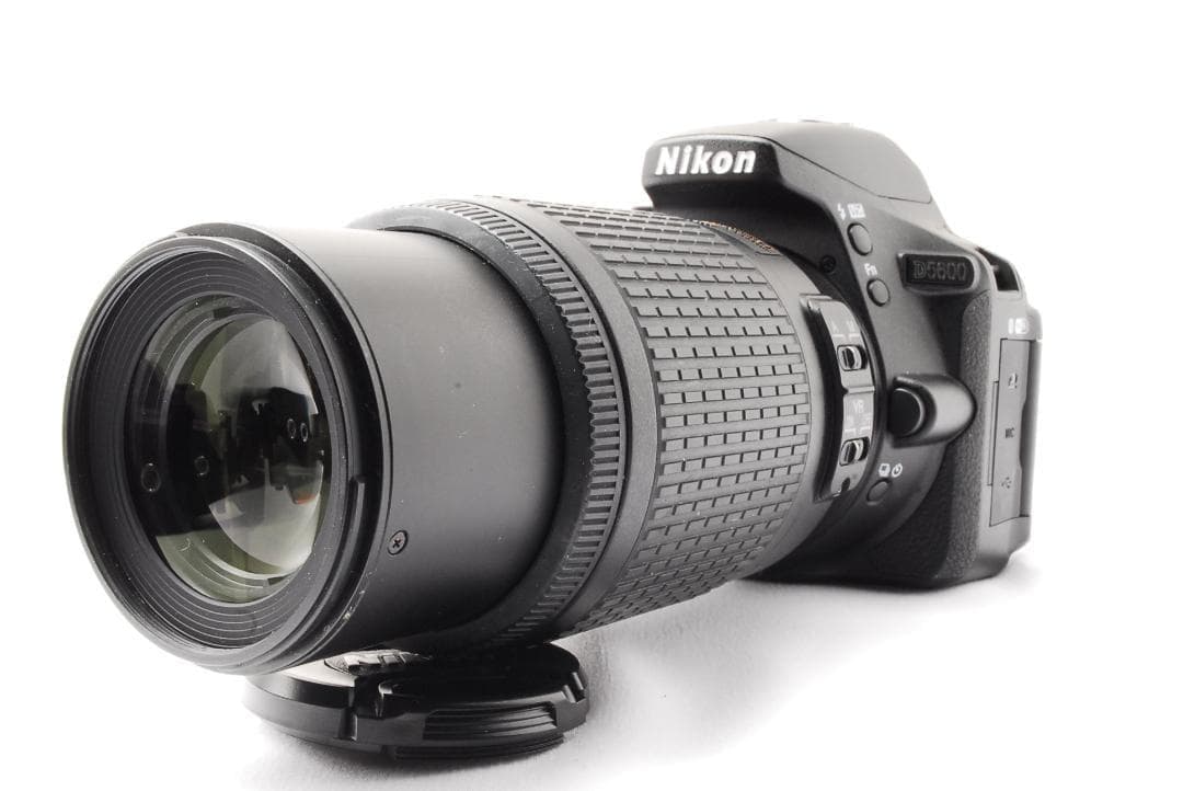 新品級ショット数❤️Nikon D5600 ダブルレンズ Wi-Fi 初心者
