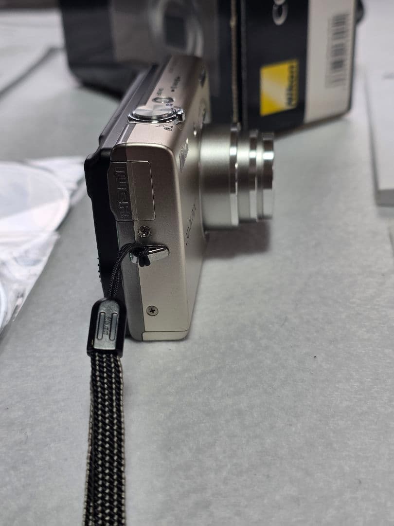 【美品・箱付き】Nikon COOLPIX S6200 シャンパンゴールド