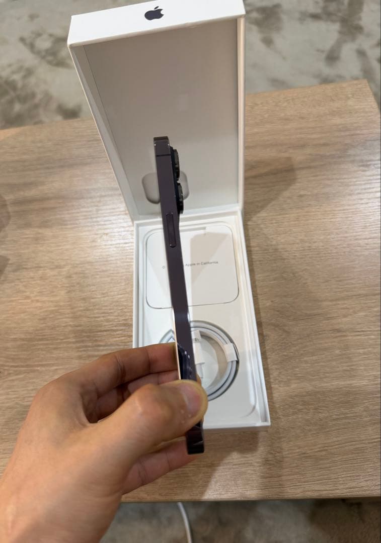 美品Apple iPhone 14 Pro Max 256GB SIMフリー