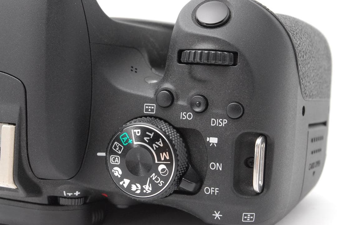 【使用感少なめ　美品】Canon Kiss X9i　WiFi　スマホ転送　自撮り