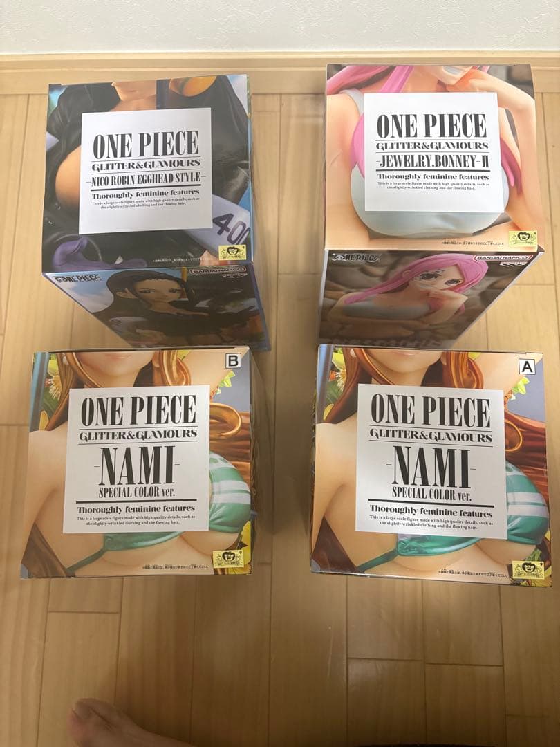 【新品未開封】ワンピース フィギュア4体 ナミ2種 ロビン ボニー