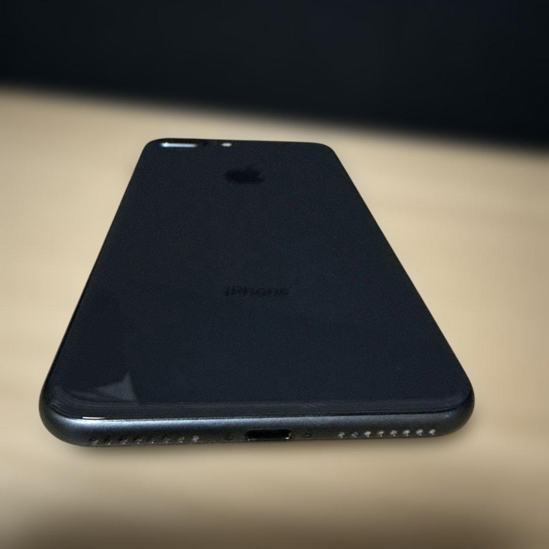 iPhone8Plus 64GB スペースグレーSIMフリーi Faceケース付