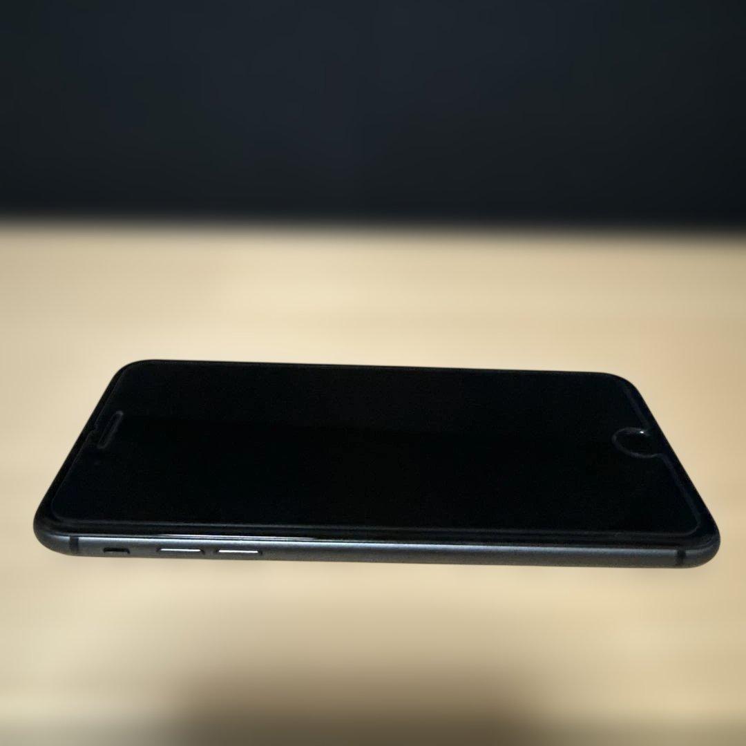 iPhone8Plus 64GB スペースグレーSIMフリーi Faceケース付