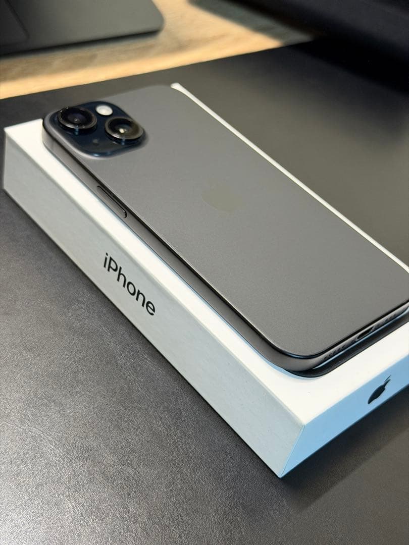 iPhone15 ブラック 本体 美品