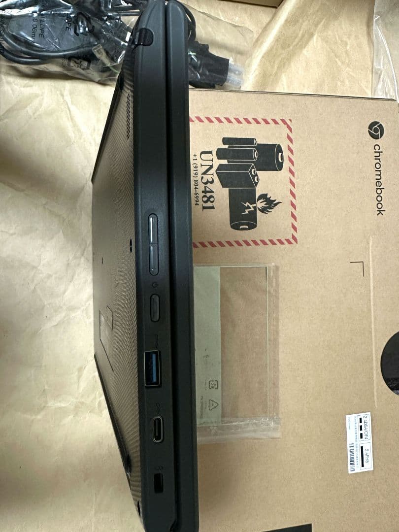 Lenovo 500e Chromebook 2nd Gen　充電器付き