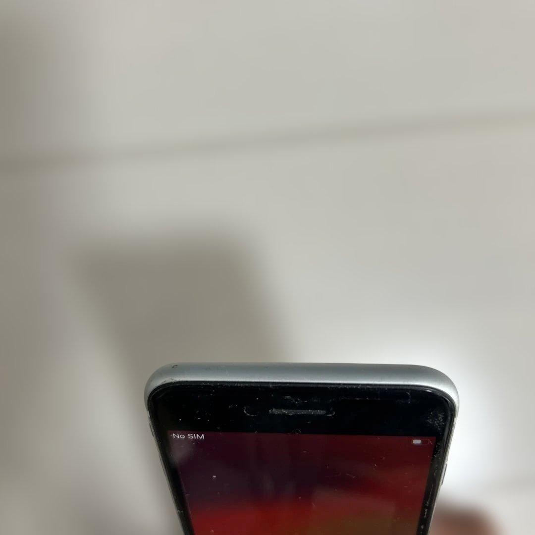 Apple iPhone SE 第2世代 64GB SIMフリー 美品 使用短