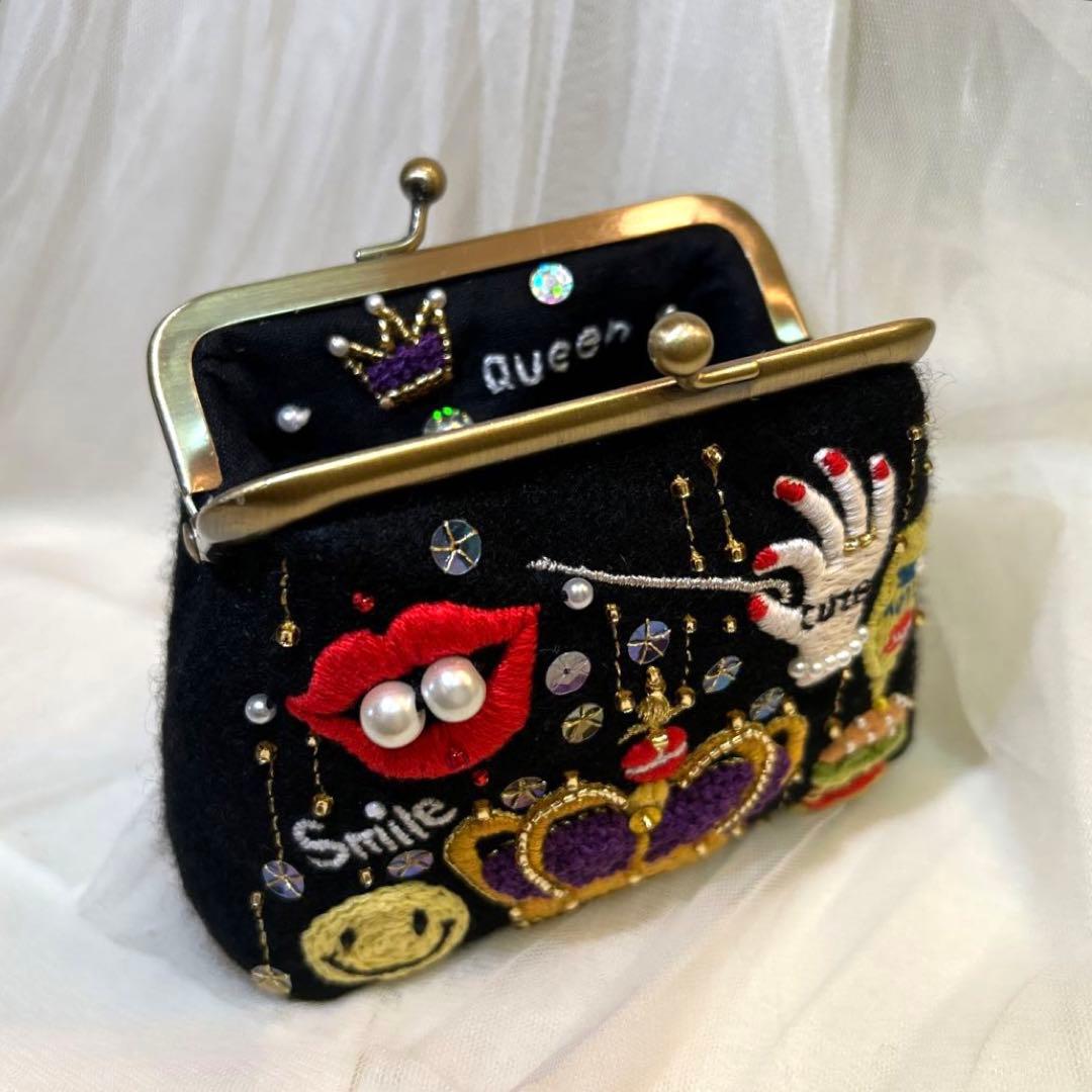 ハンドメイド手刺繍 がま口 ミニポーチ 小銭入れ レッド 財布