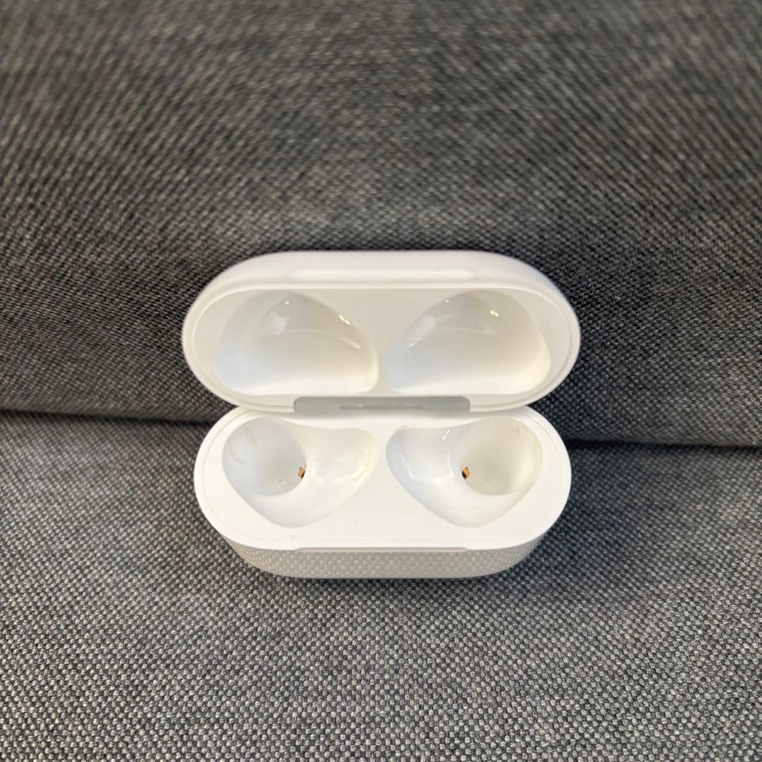 Apple AirPods 4 アクティブノイズ キャンセリング搭載 (ANC)