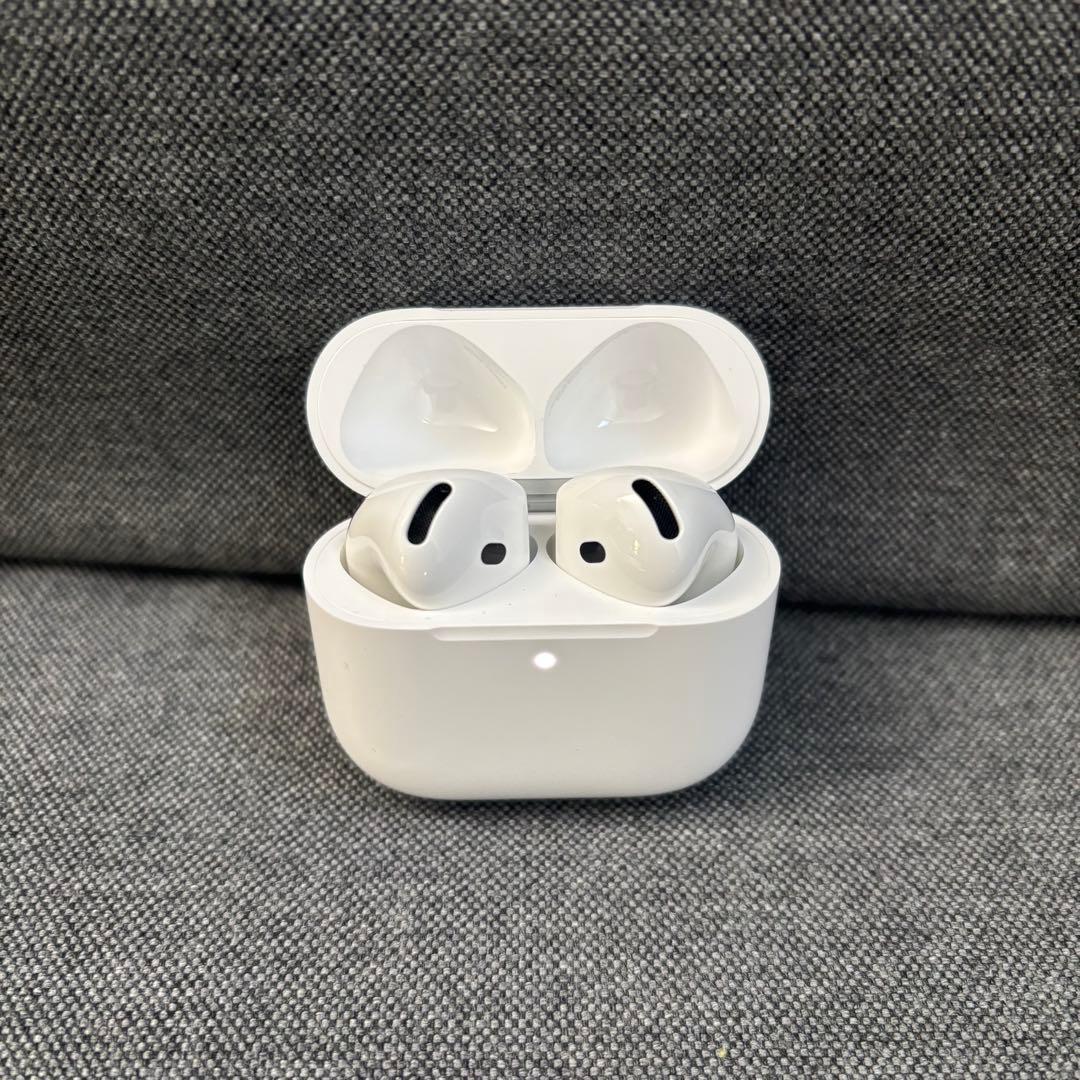 Apple AirPods 4 アクティブノイズ キャンセリング搭載 (ANC)