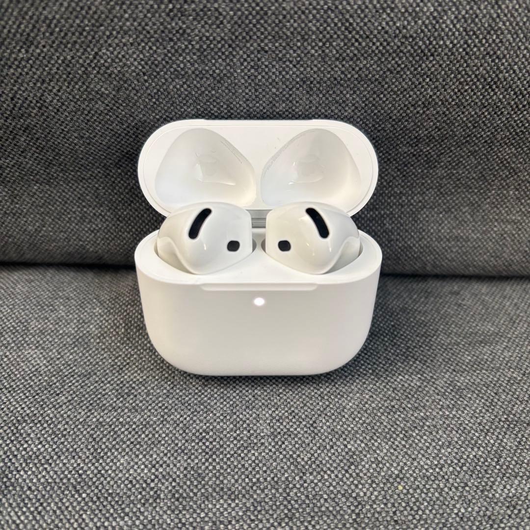 Apple AirPods 4 アクティブノイズ キャンセリング搭載 (ANC)