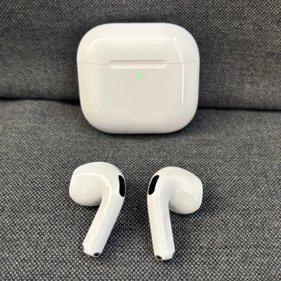 Apple AirPods 4 アクティブノイズ キャンセリング搭載 (ANC)