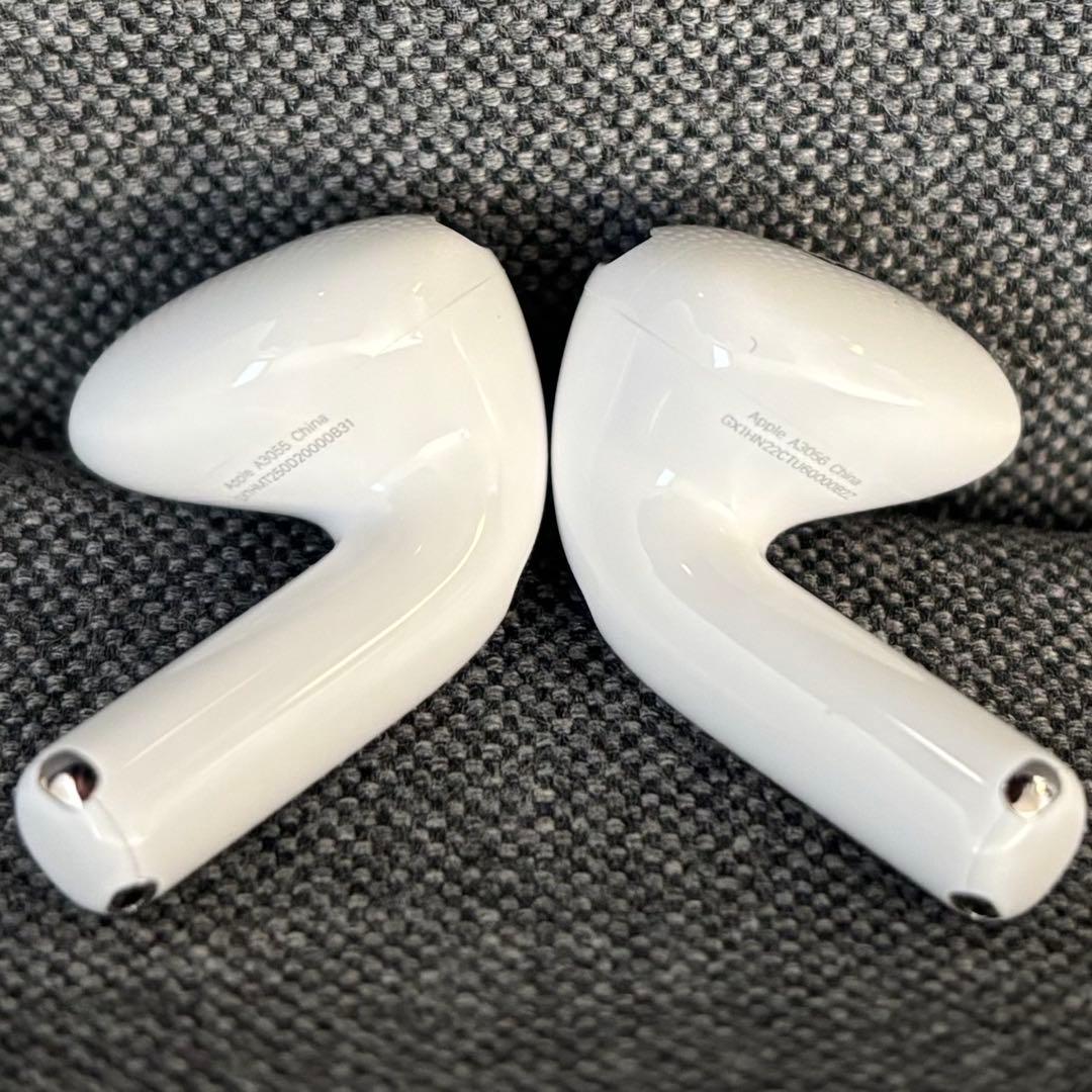 Apple AirPods 4 アクティブノイズ キャンセリング搭載 (ANC)