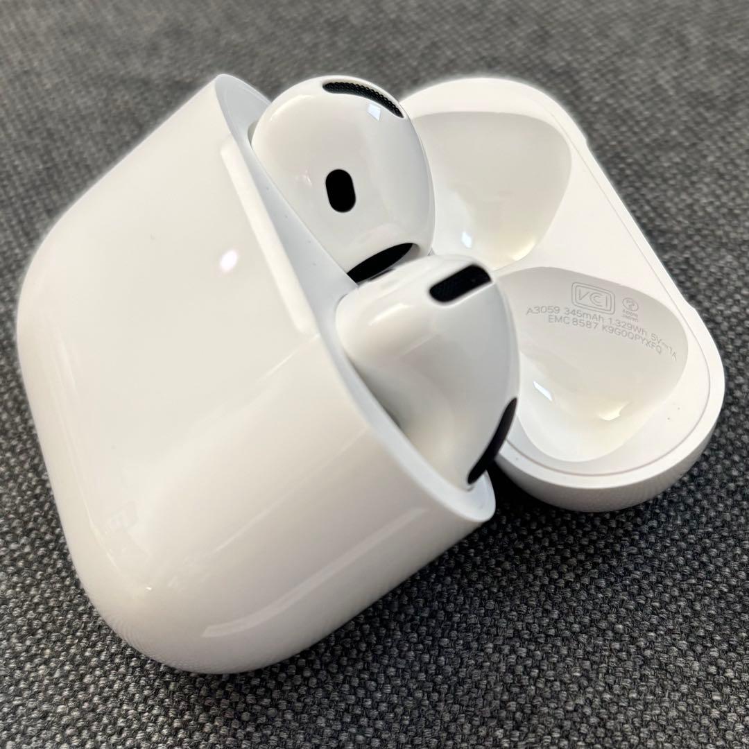 Apple AirPods 4 アクティブノイズ キャンセリング搭載 (ANC)
