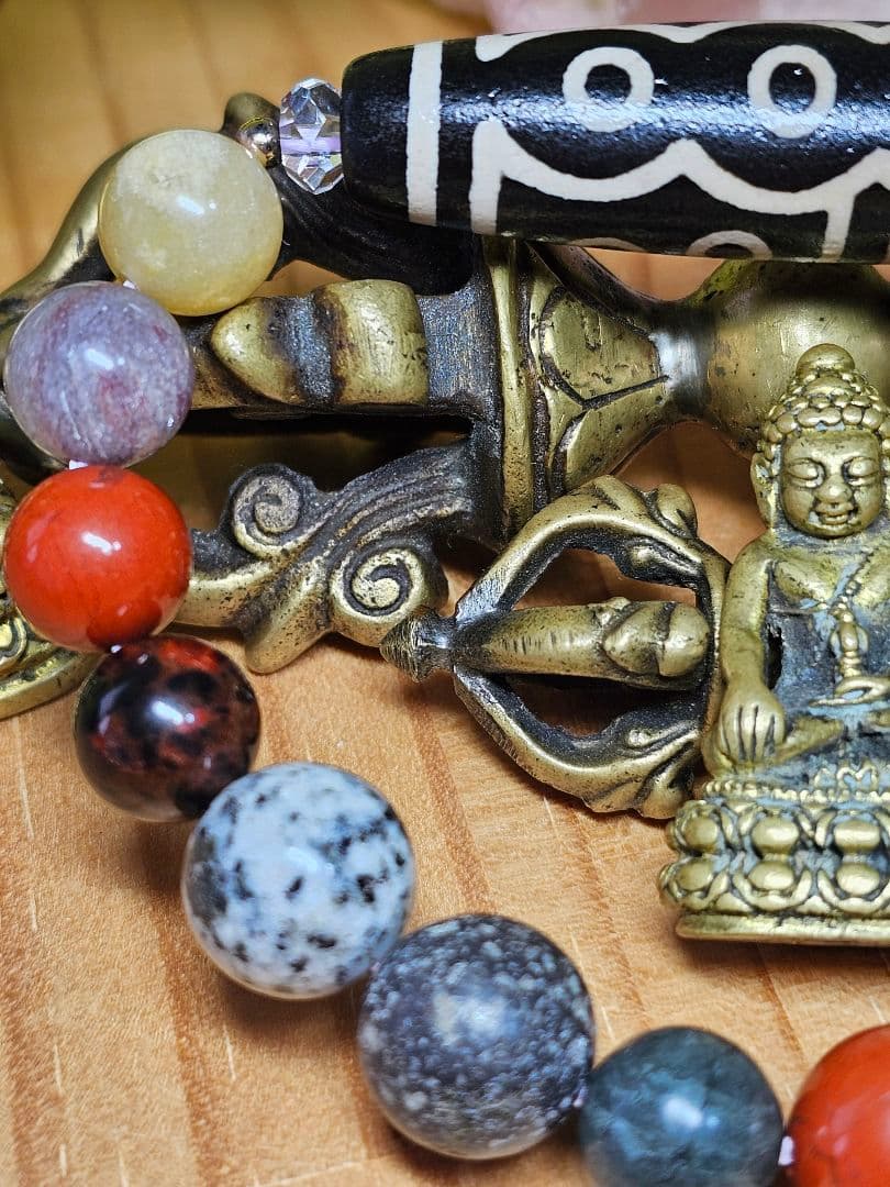 奇跡の十五眼天珠と日本銘石たちのブレス