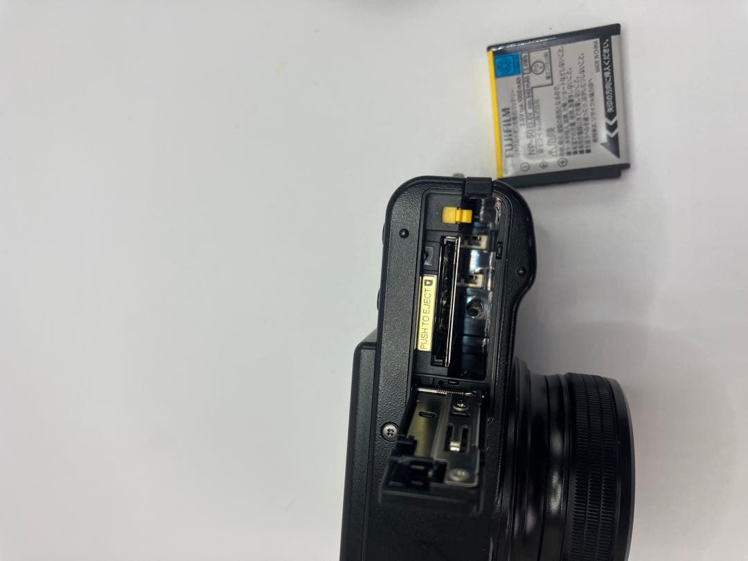 【返品保証・美品】FUJIFILM X10 コンパクトデジタルカメラ