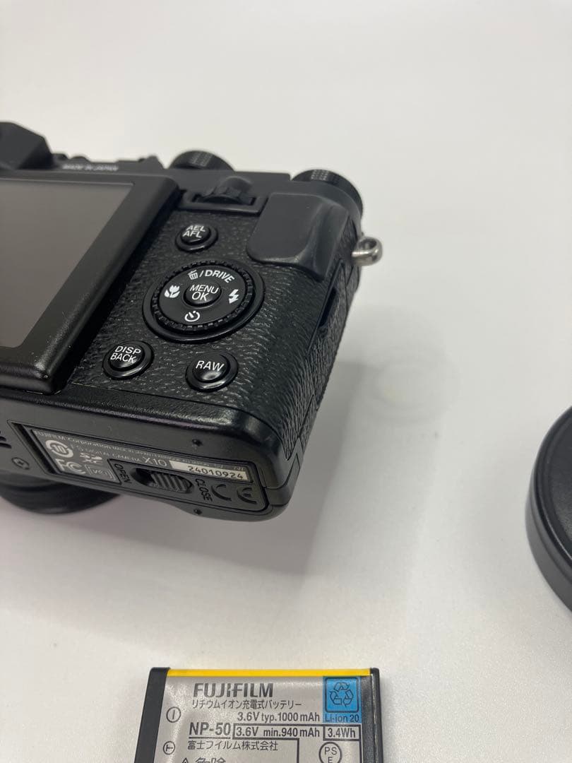 【返品保証・美品】FUJIFILM X10 コンパクトデジタルカメラ