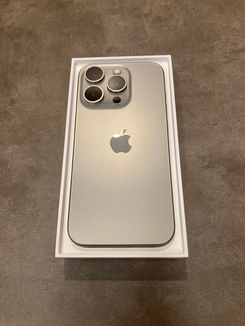 iPhone 15Pro ナチュラルチタニウム　128GB