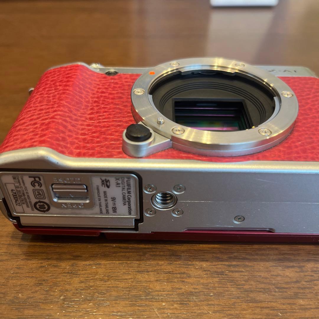 【美品・動作良好】Fujifilm X-A1 レッド