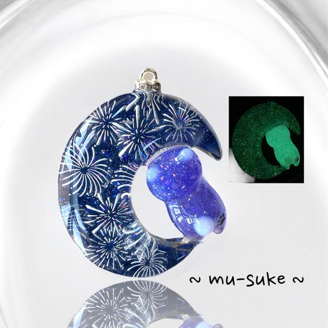 〜fairy様〜新作　天然石　ムーンレジンネックレス　【羽猫】