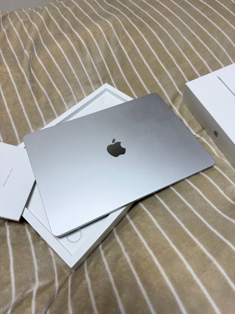 15インチMacBook Air - シルバー