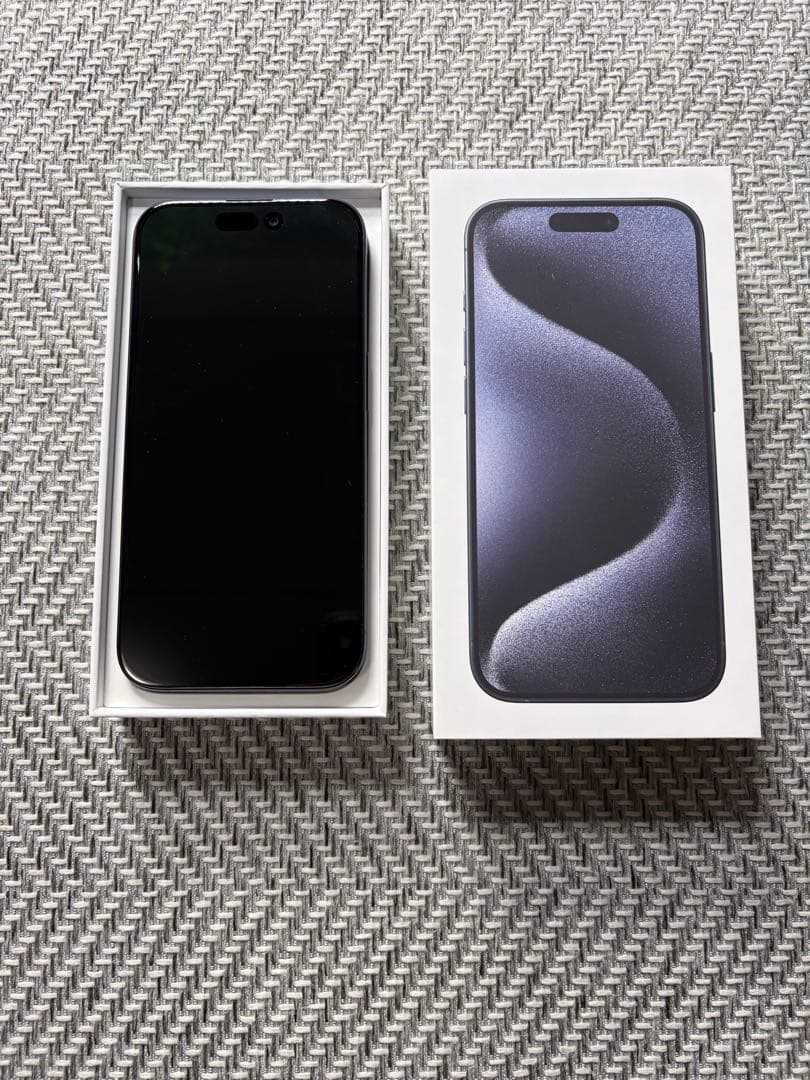 Apple iPhone 15Pro ブルーチタニウム本体です！