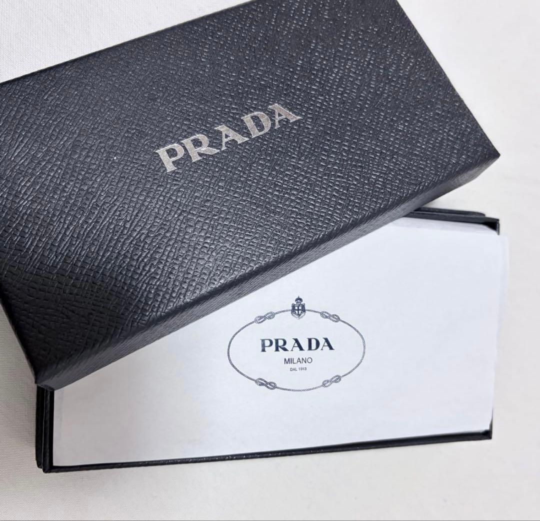 最終価額♡PRADA♡サフィアーノレザー iPhone15ケース