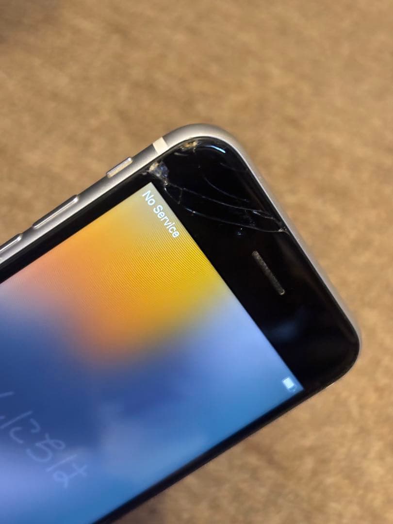 iPhoneSE 第二世代　画面割れ　256GB ホワイト