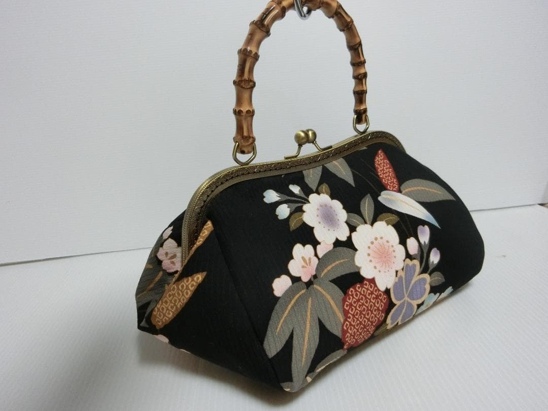 ハンドメイド 日本の伝統和服の美くしさ 正絹 バンブー持ち手ハンドバッグ