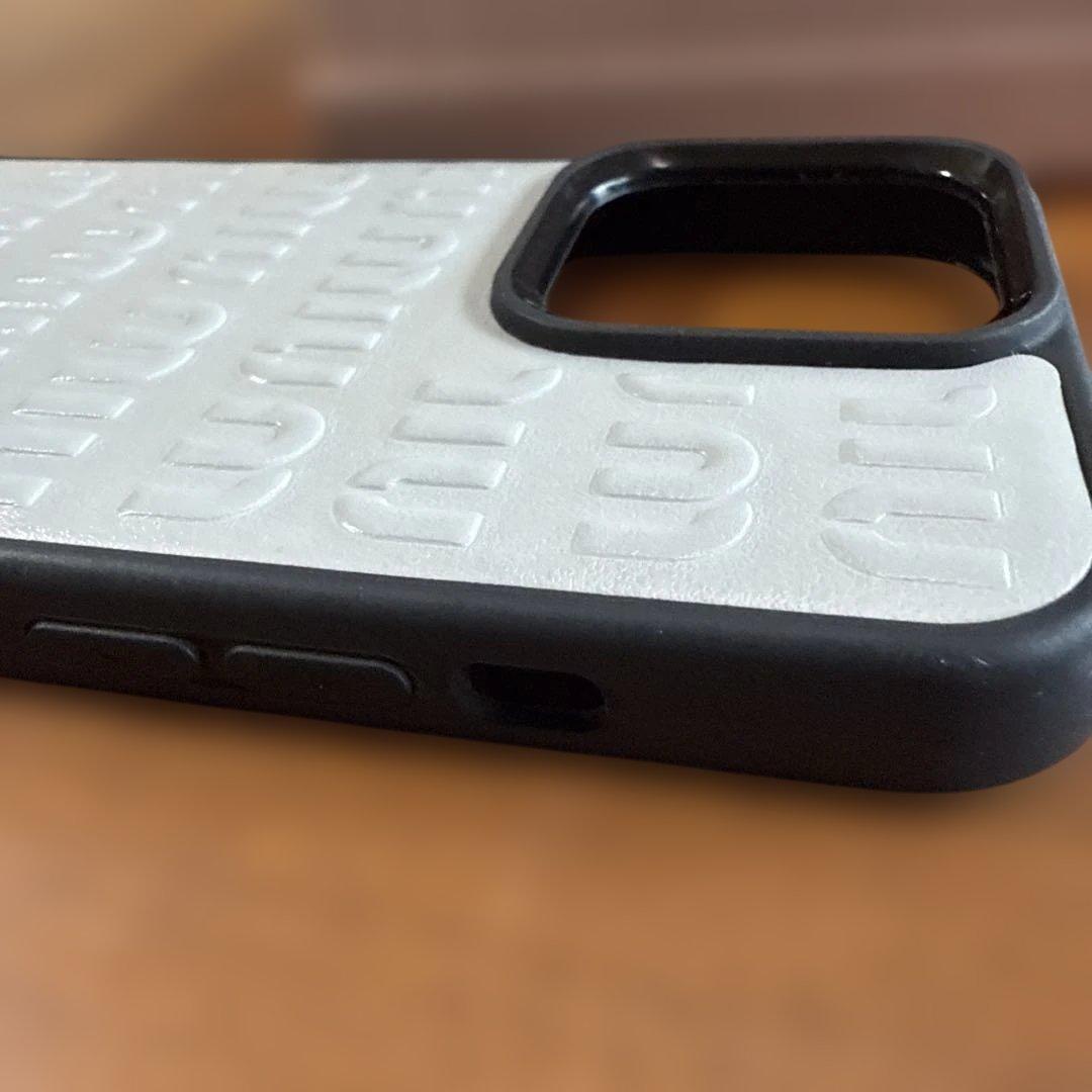 iPhone13Pro ケース　ミュウミュウ