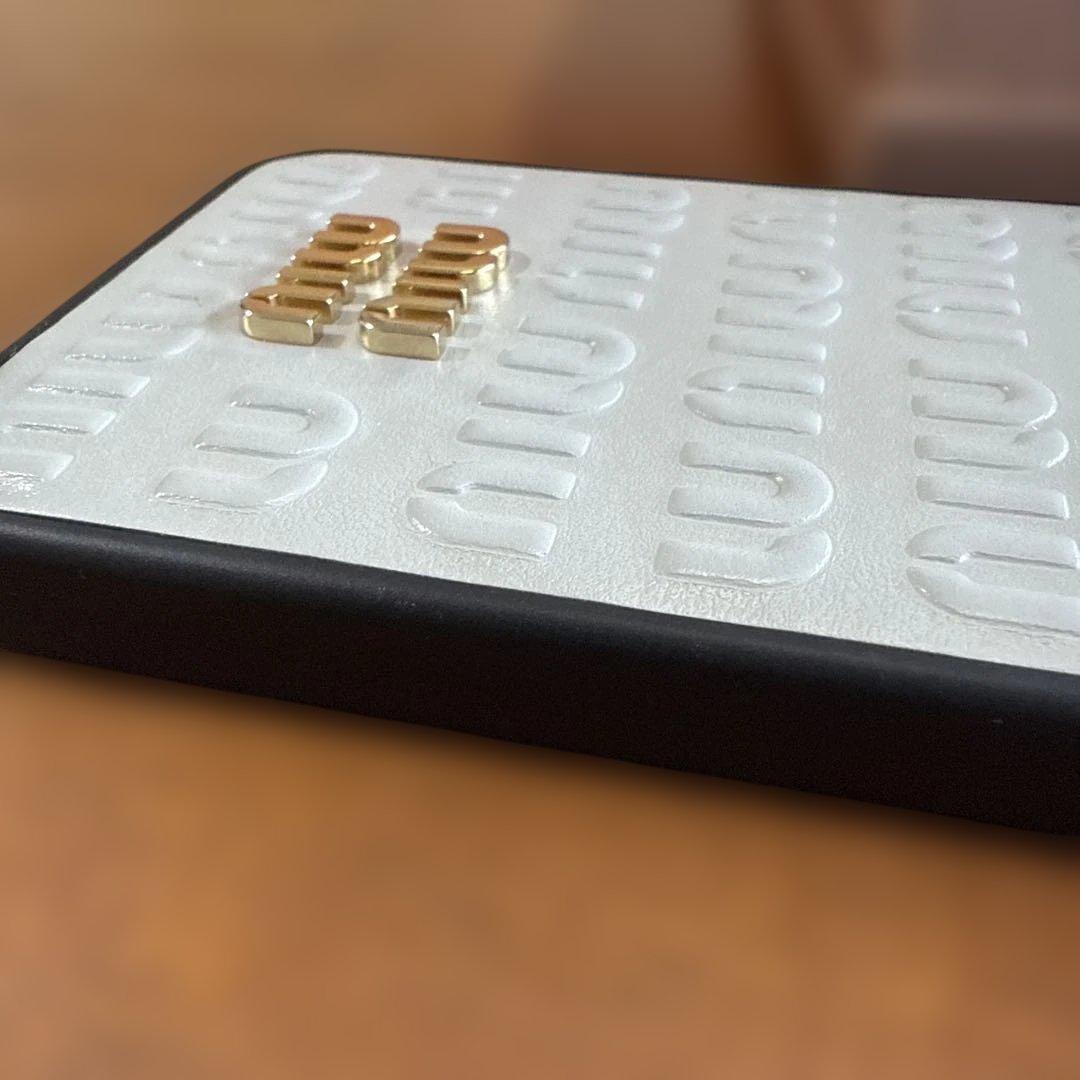 iPhone13Pro ケース　ミュウミュウ