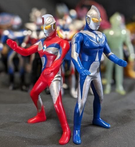 ウルトラマンコスモス＆登場怪獣・宇宙人（バンダイ）ソフビ17体セット