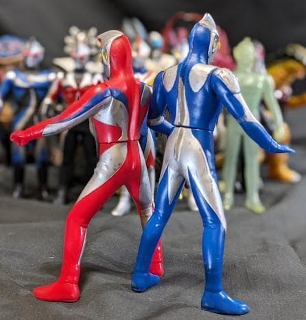 ウルトラマンコスモス＆登場怪獣・宇宙人（バンダイ）ソフビ17体セット