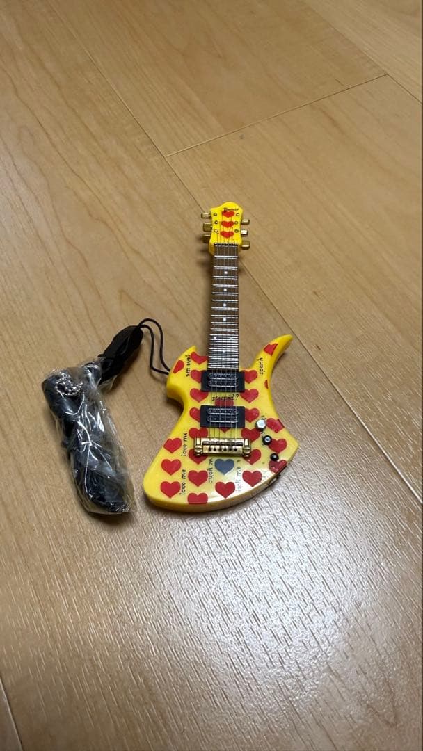 hideキーホルダー 10個セット　ギターキーホルダー2種プレゼント