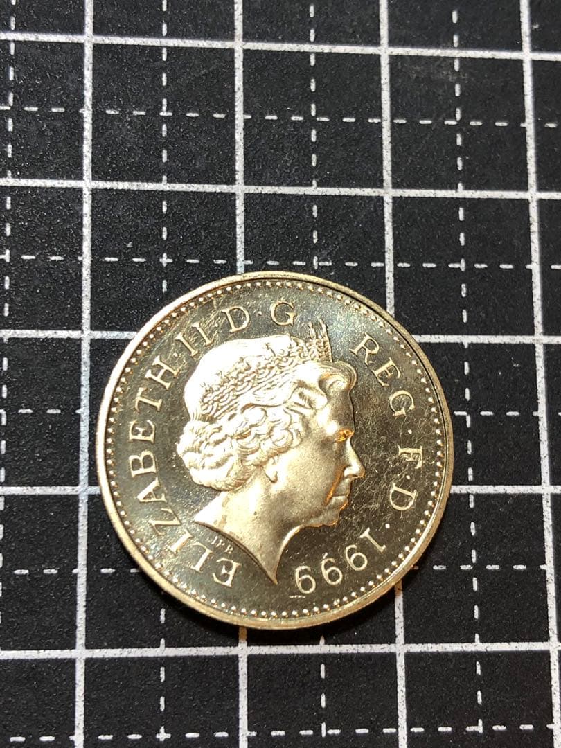 N4362【イギリス・特年】1999年1ポンド　硬貨　古銭　