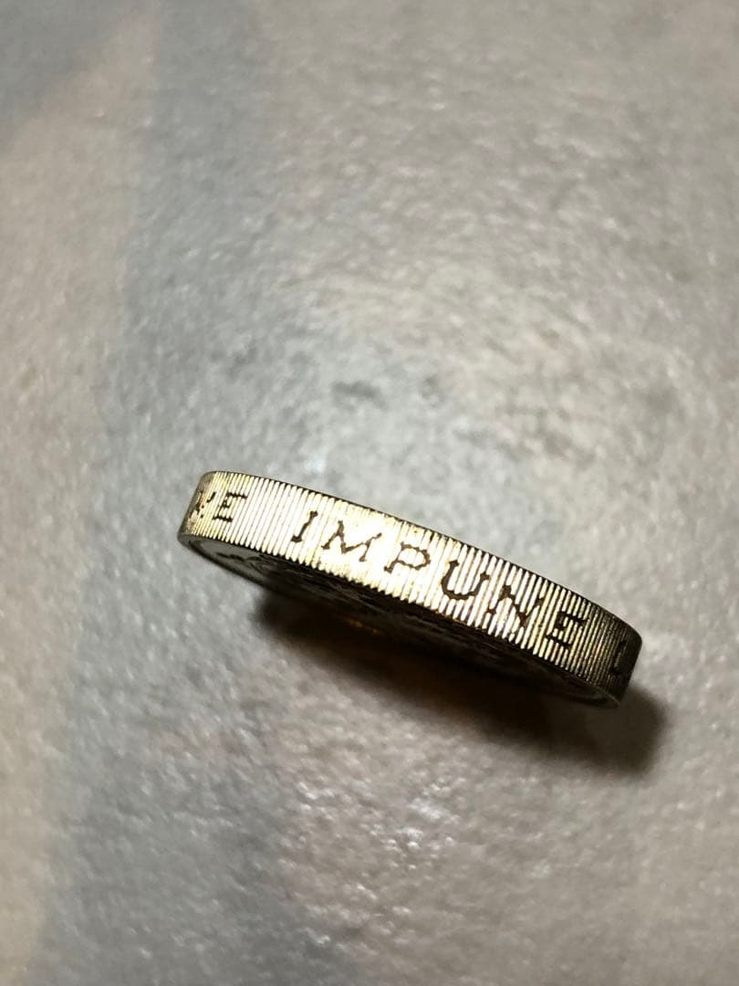 N4362【イギリス・特年】1999年1ポンド　硬貨　古銭　