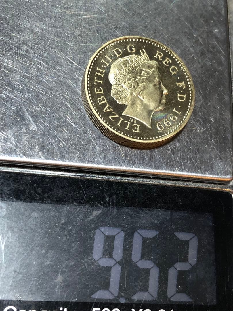 N4362【イギリス・特年】1999年1ポンド　硬貨　古銭　