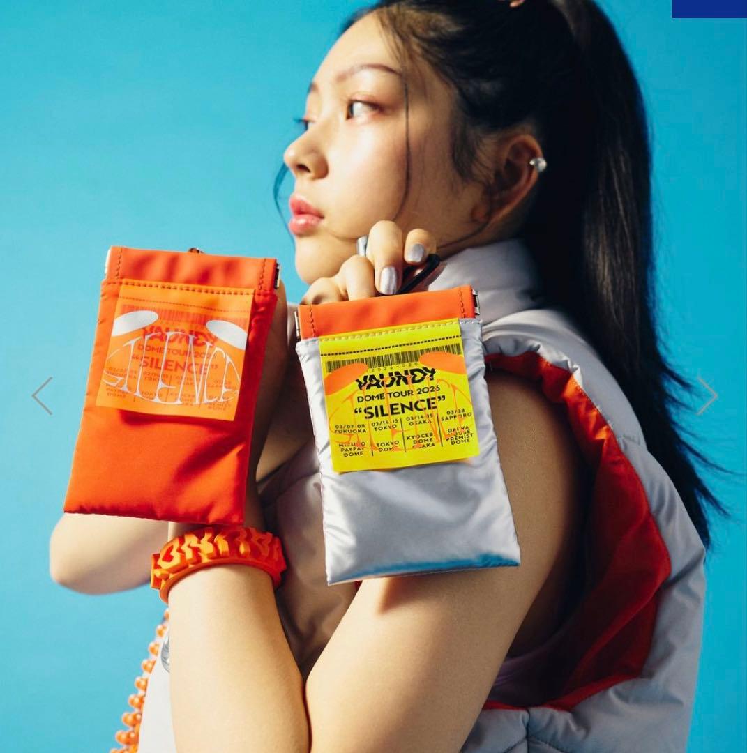 ミュージシャン Vaundy Snap Pouch \"SILENCE\" [Silver]