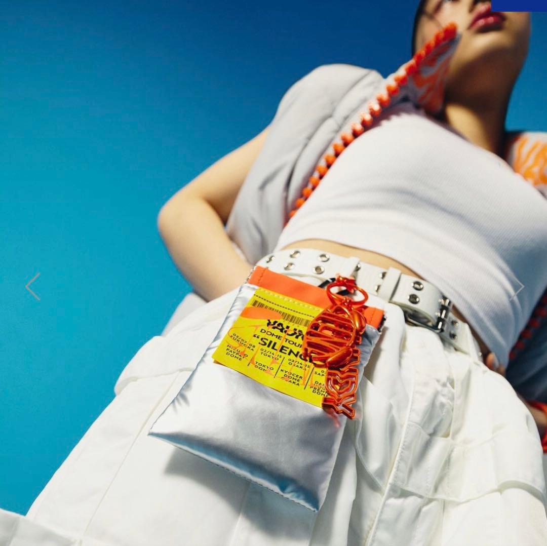 ミュージシャン Vaundy Snap Pouch \"SILENCE\" [Silver]