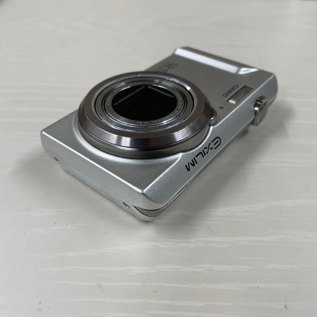 CASIO EXILIM EX-ZS100 コンパクトデジタルカメラ