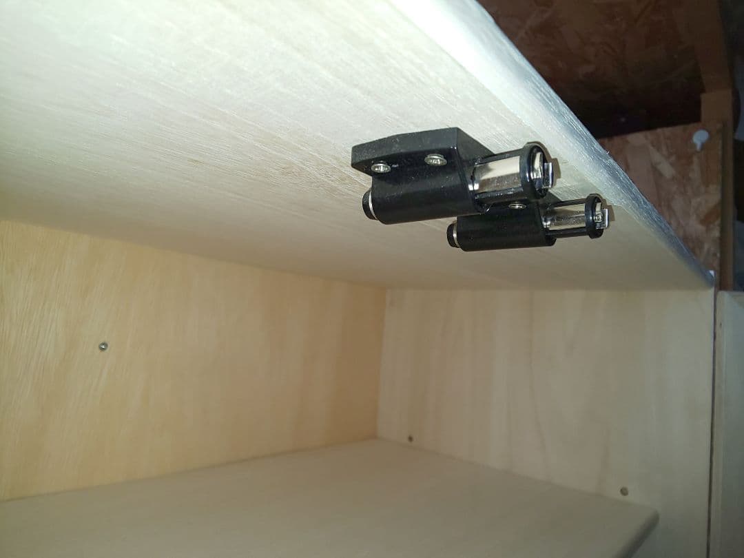 ホワイト 2ドアキャビネット 木製(受注製作)