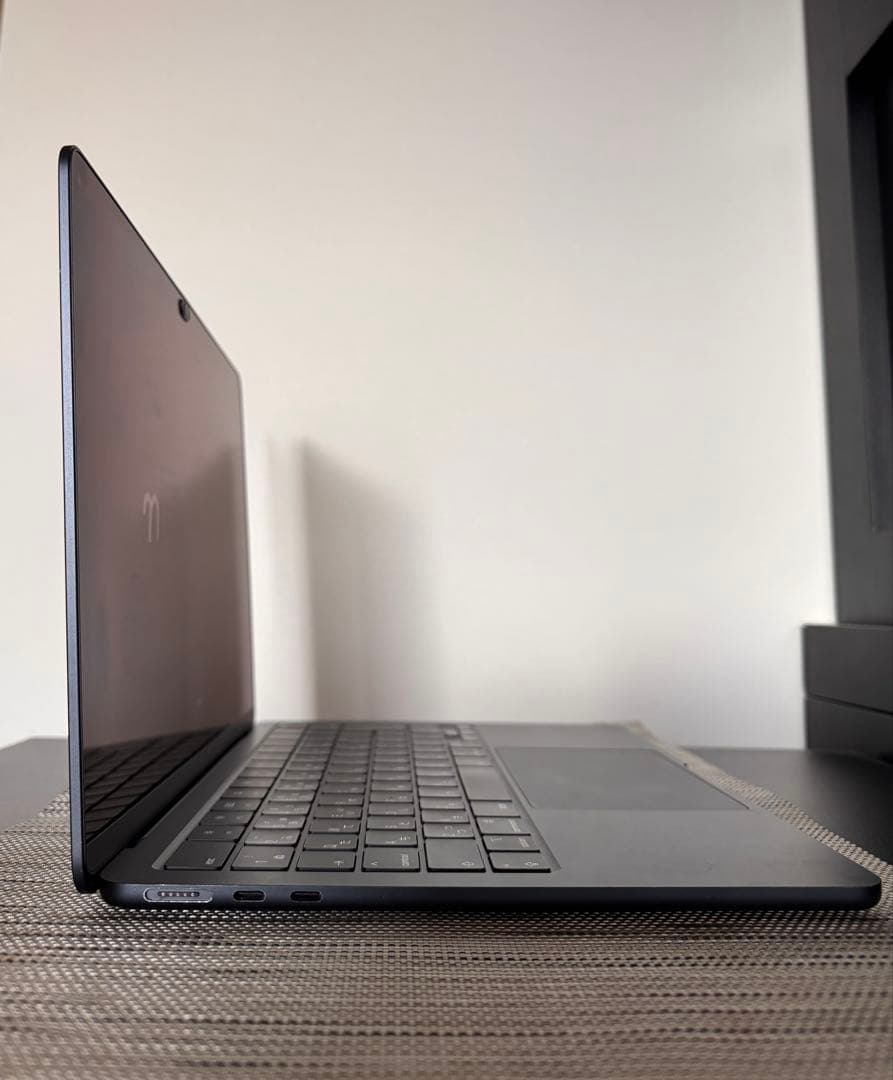 極美品 MacBook Air M2 / メモリ8GB / SSD 256GB