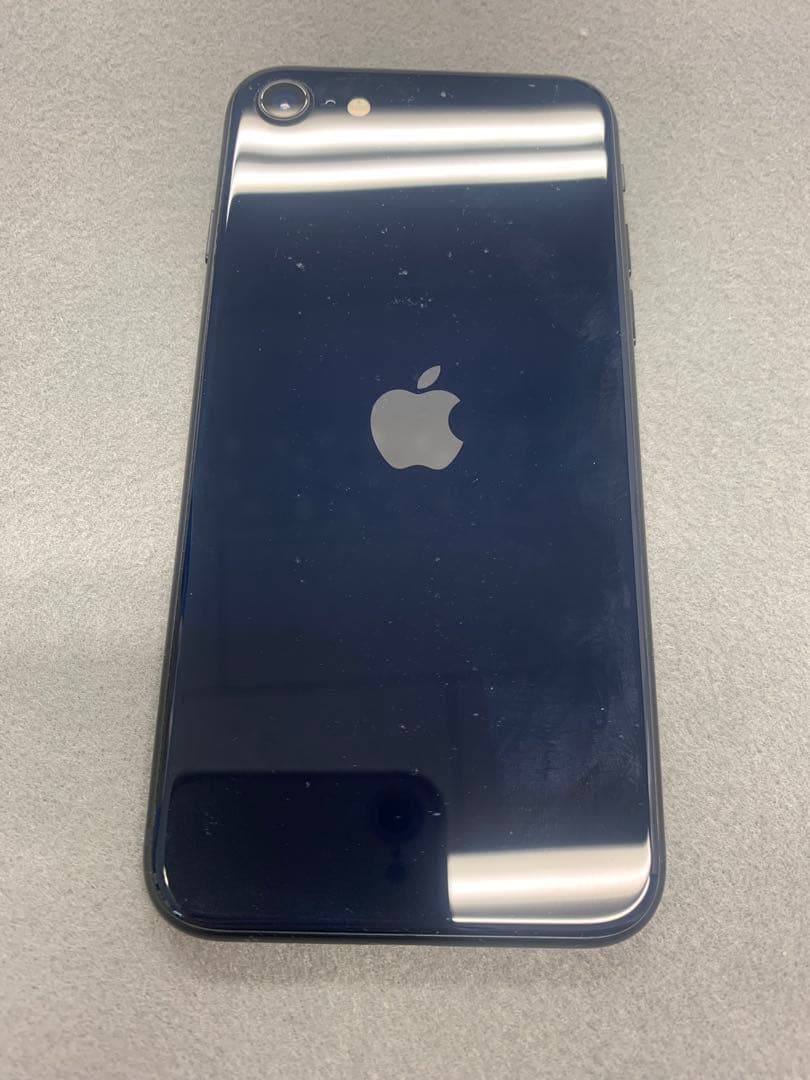 美品　国内版　SIMフリー　iPhoneSE-3 128GB ミットライト色