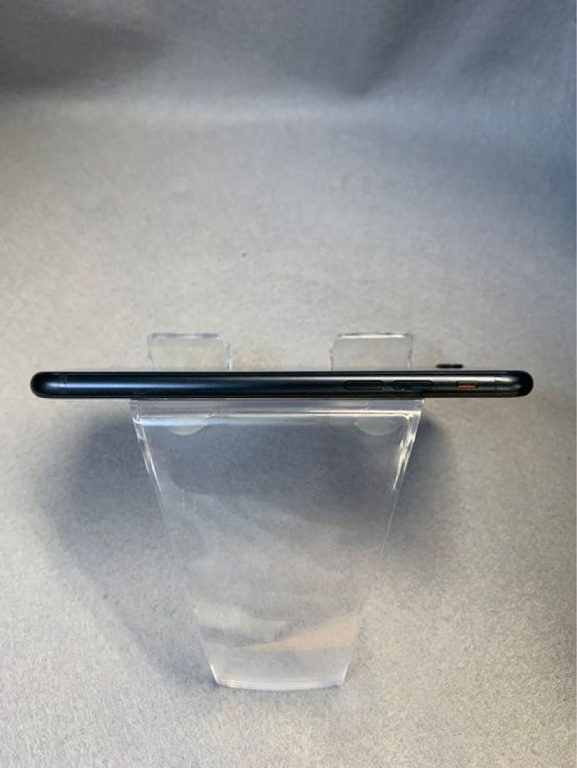 美品　国内版　SIMフリー　iPhoneSE-3 128GB ミットライト色