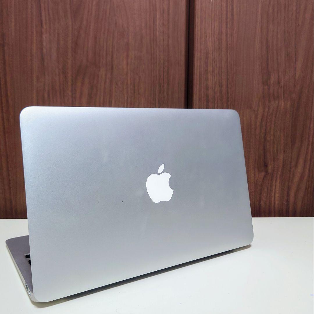 MacBook本体 Apple MacBook Air Corei5 4GB SSD256GB