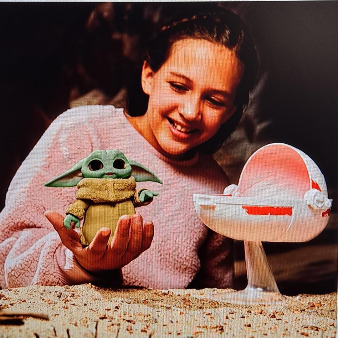 新品未開封　おしゃべりしたり身体が動くグローグー フィギュアとスピーダーセット