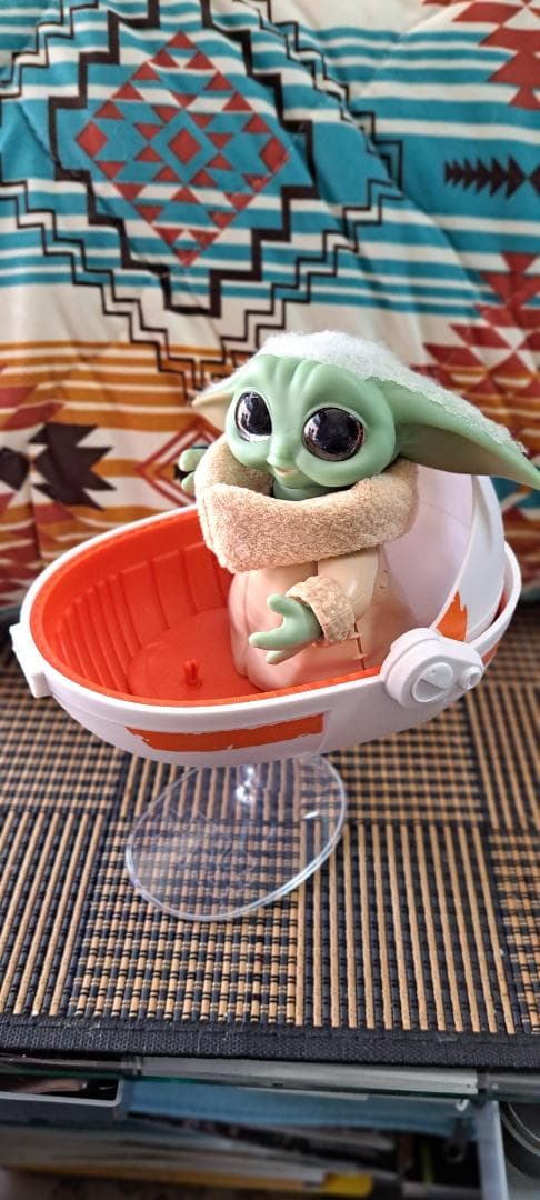 新品未開封　おしゃべりしたり身体が動くグローグー フィギュアとスピーダーセット
