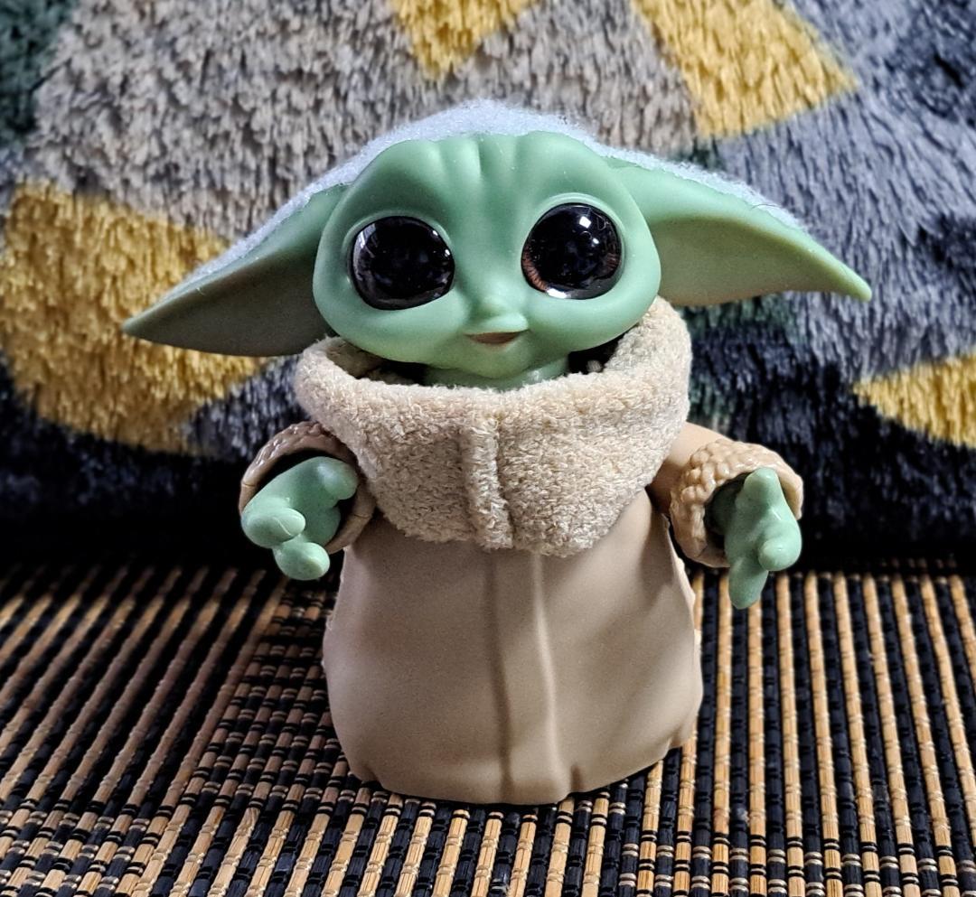 新品未開封　おしゃべりしたり身体が動くグローグー フィギュアとスピーダーセット